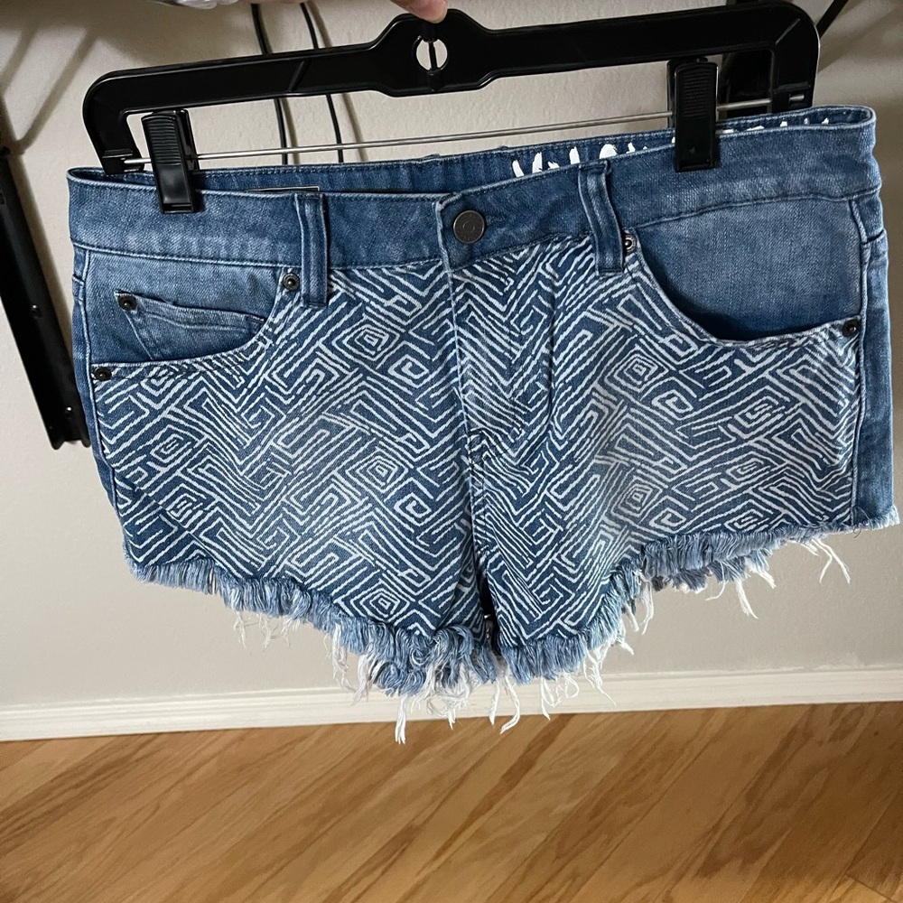 Volcom 1991 Cut Off Jean Shorts with Geometric Pattern - Size 28